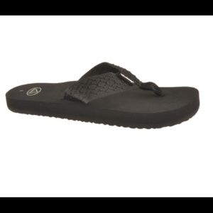 Brand New Reef MEN Sandals! Size 11